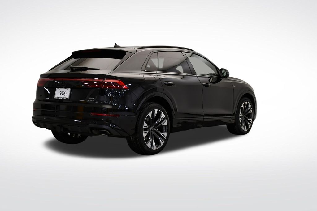 Thumbnail: 2026 Audi Q8 - 5