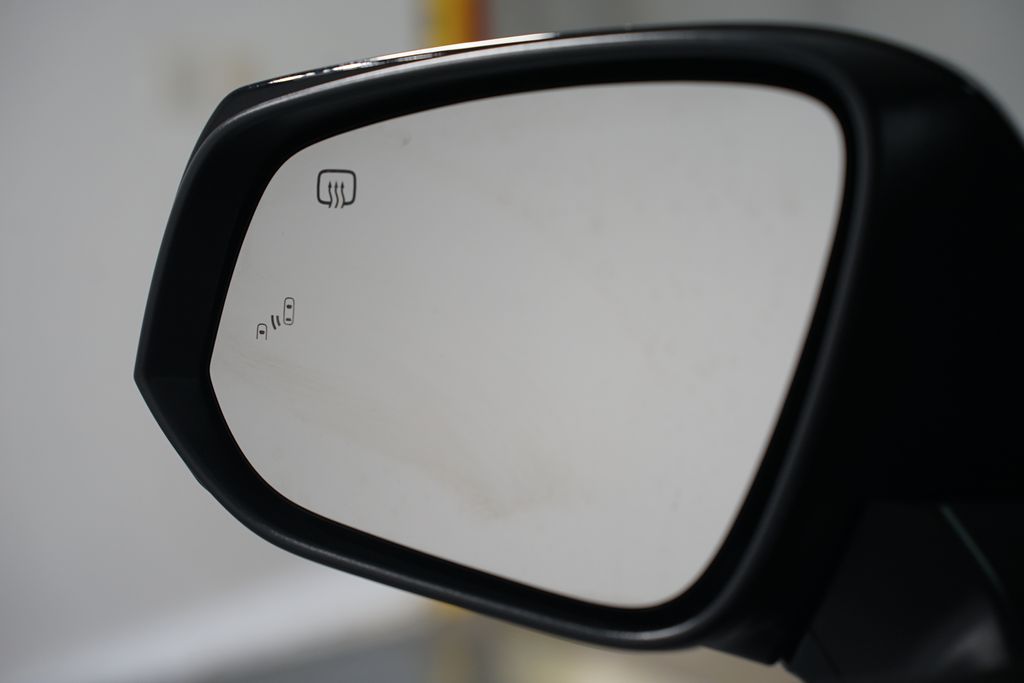 Thumbnail: 2025 Toyota Sienna - 26