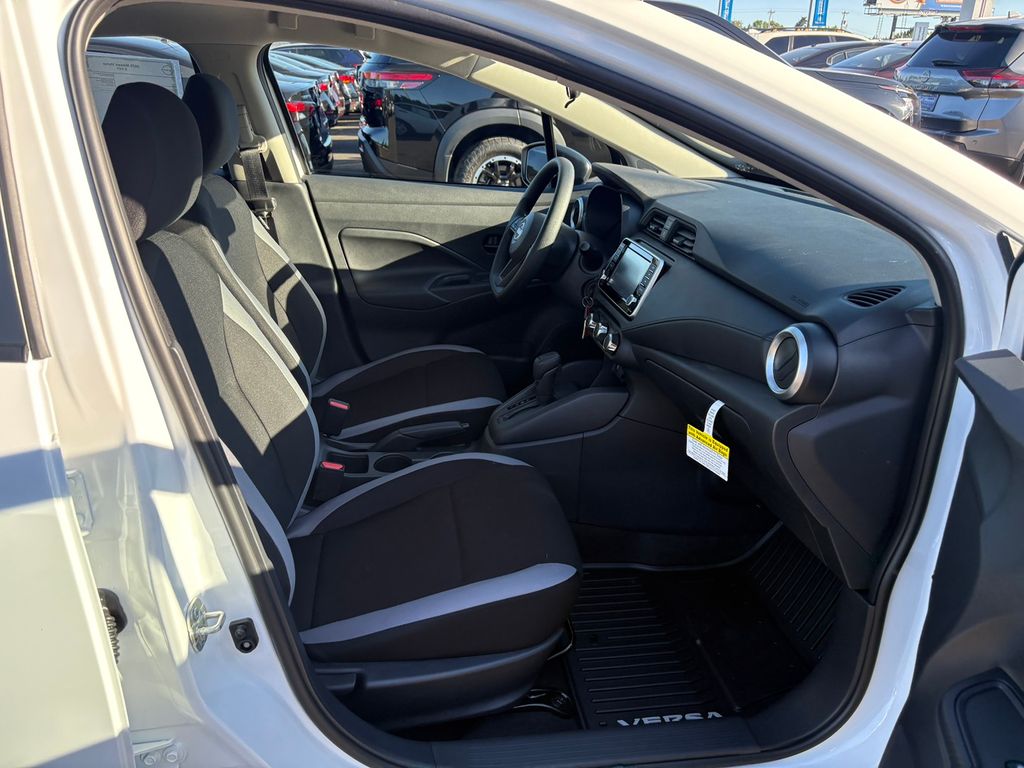 2025 Nissan Versa 1.6 S