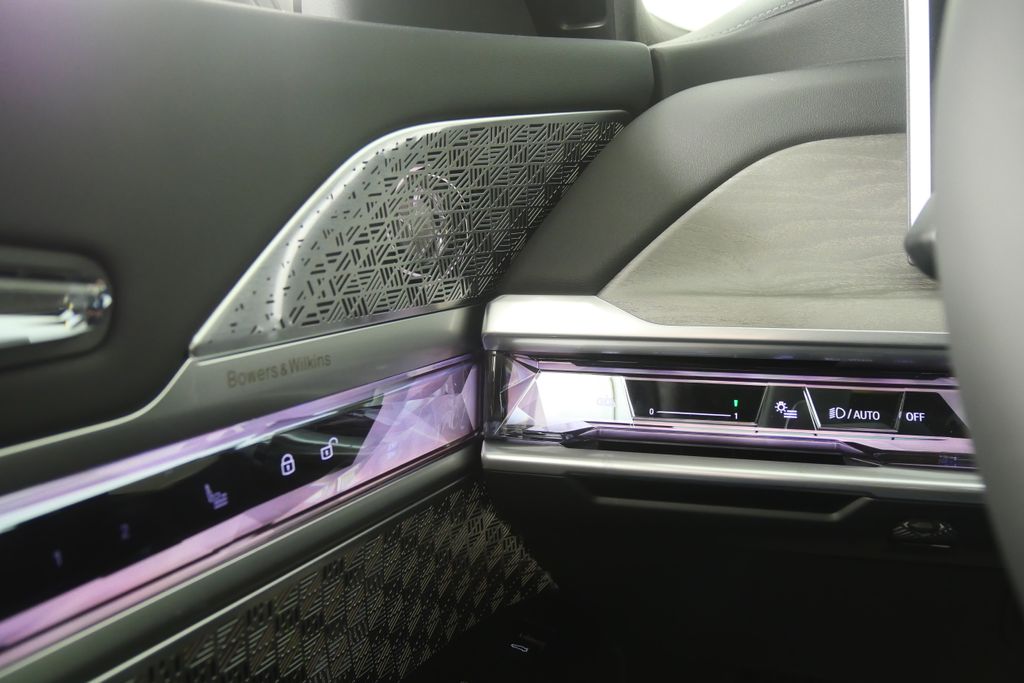 Thumbnail: 2026 BMW 7 Series - 20