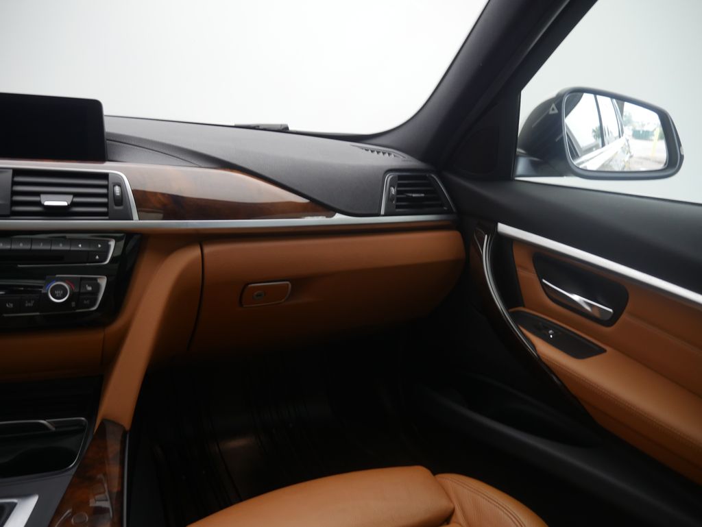 Thumbnail: 2019 BMW 3 Series - 32