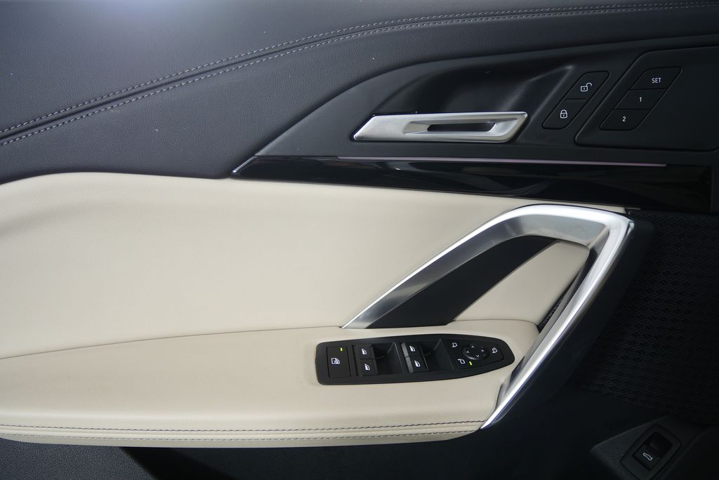 Thumbnail: 2024 BMW X1 - 8