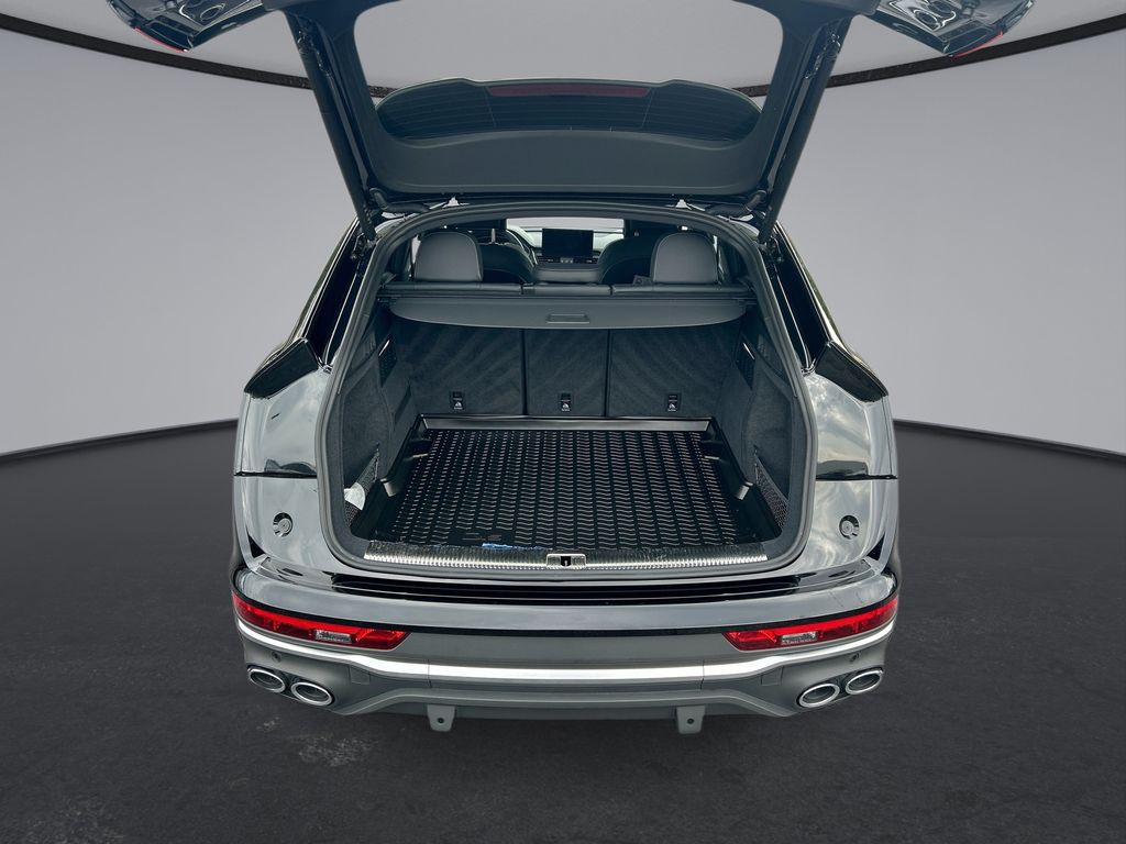 Thumbnail: 2024 Audi SQ5 - 13