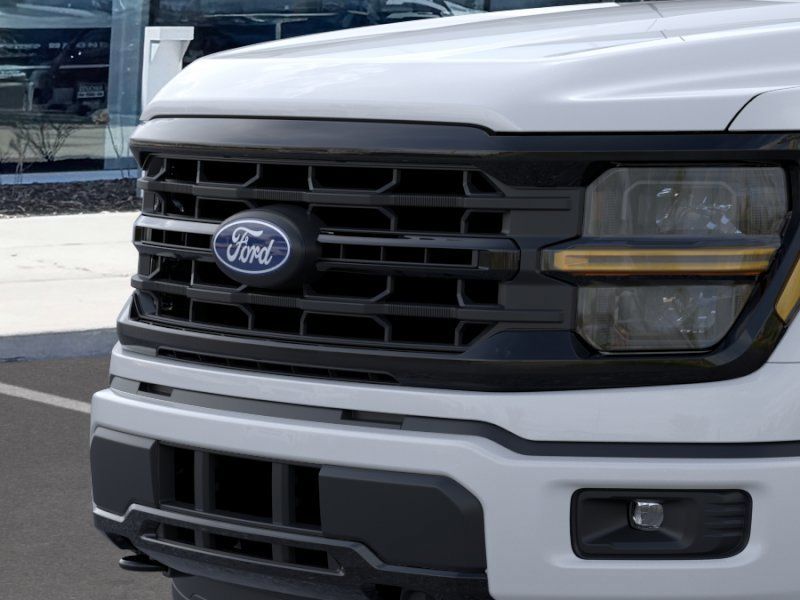 New 2026 Oxford White Ford XLT image 17
