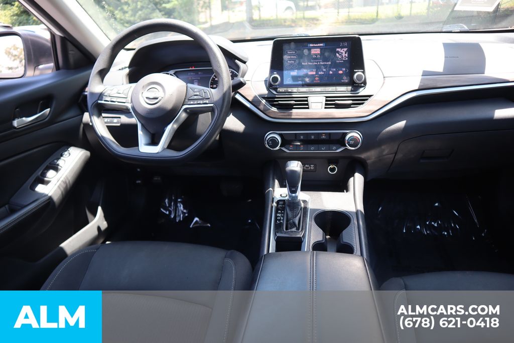 Used 2025 White Nissan 2.5 SV image 24