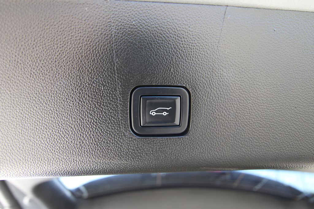 Used 2023 Chevrolet Traverse SUV