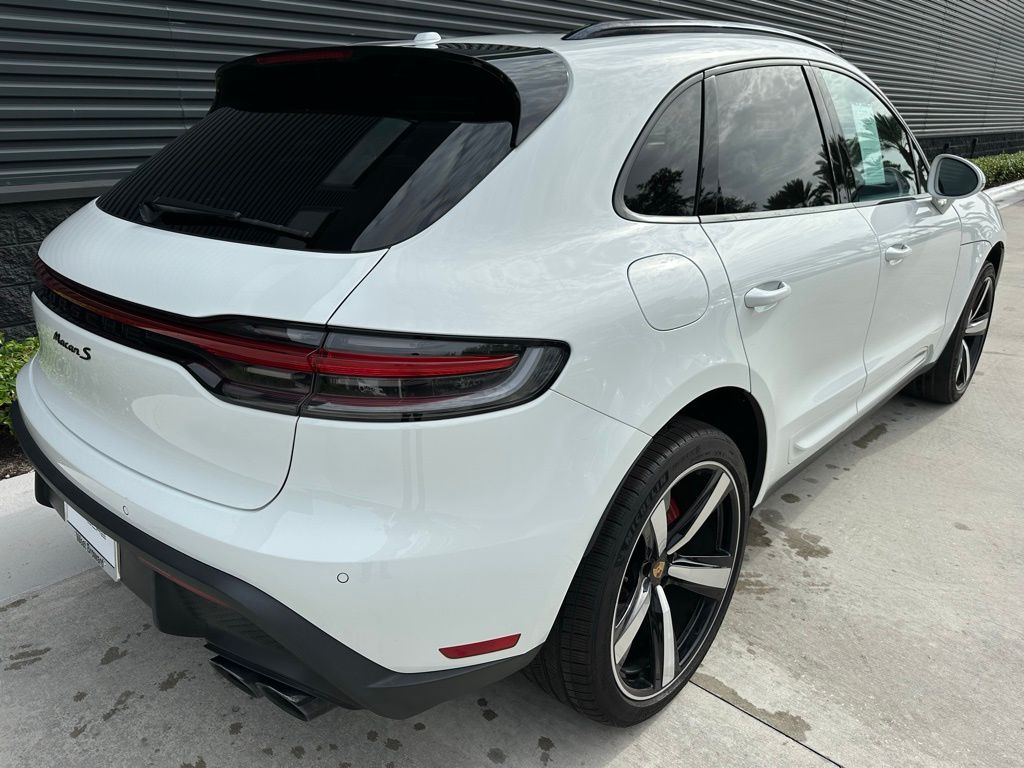 Thumbnail: 2023 Porsche Macan - 9