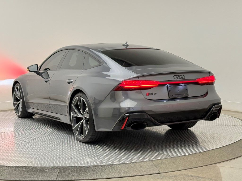 Thumbnail: 2023 Audi RS 7 - 13