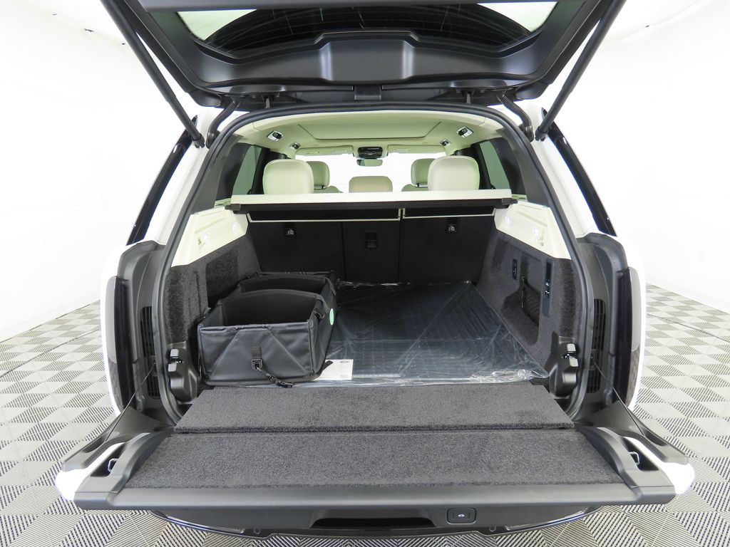 Thumbnail: 2025 Land Rover Range Rover - 29