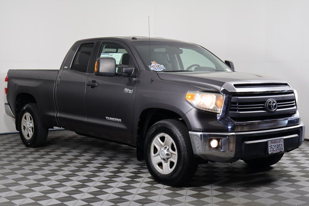 Thumbnail: 2015 Toyota Tundra - 3