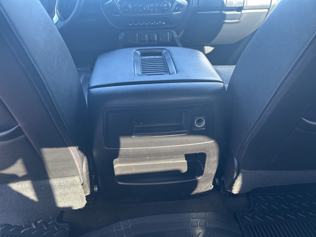 ChevroletSilverado 3500HD17