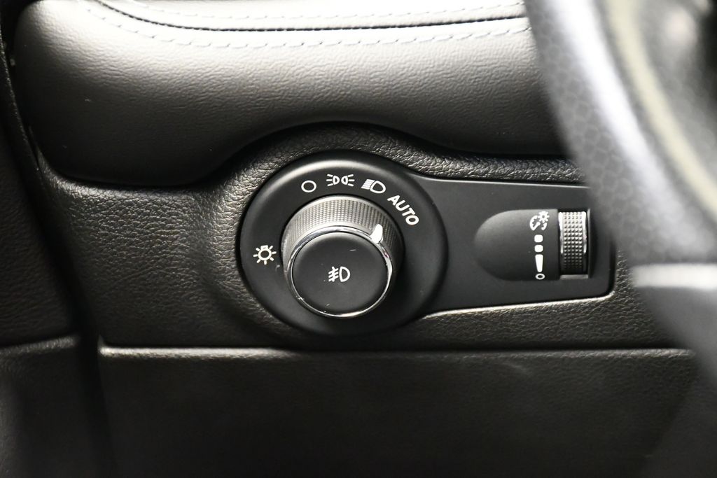 Thumbnail: 2022 Dodge Durango - 21