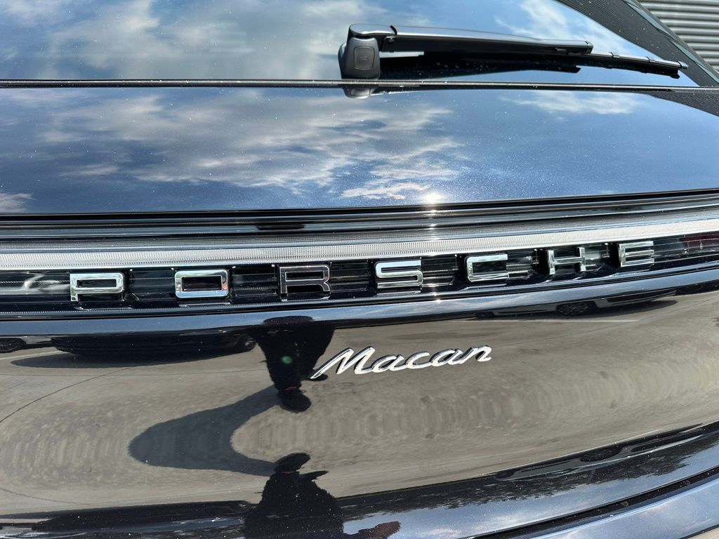 Thumbnail: 2026 Porsche Macan - 13