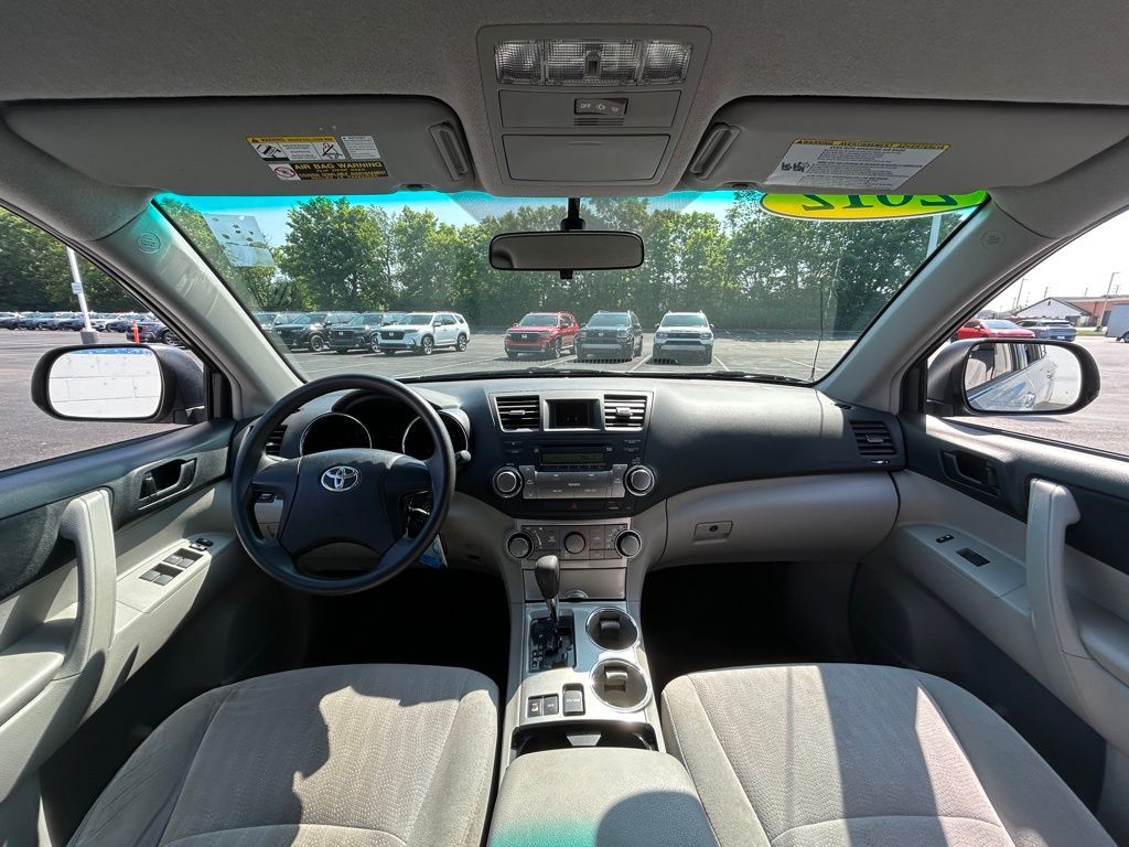 Thumbnail: 2012 Toyota Highlander - 11