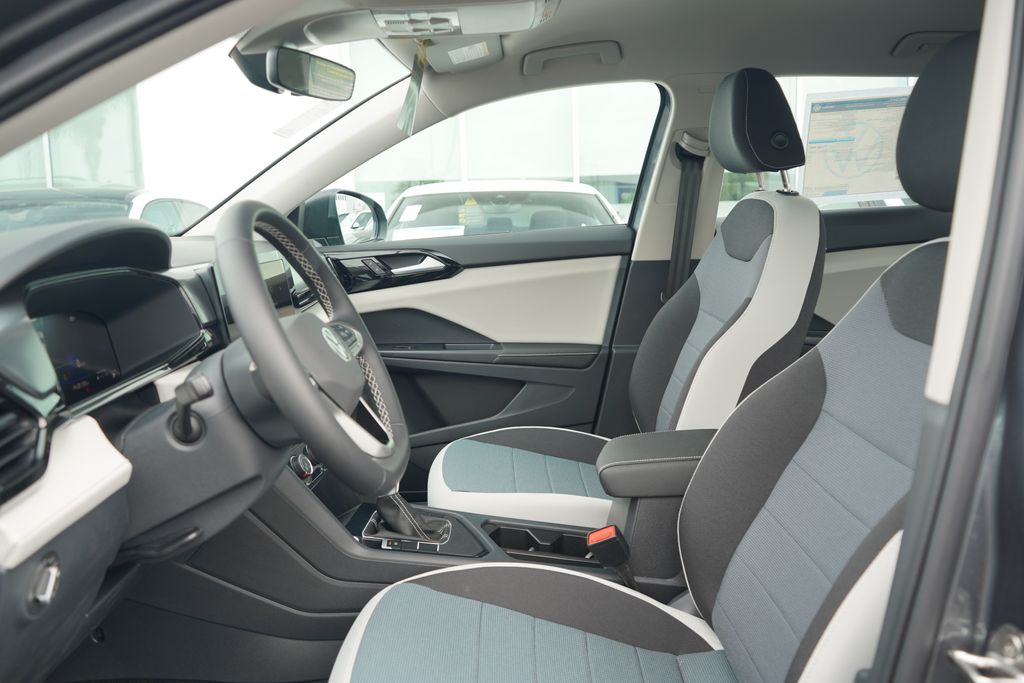 Thumbnail: 2025 Volkswagen Taos - 6