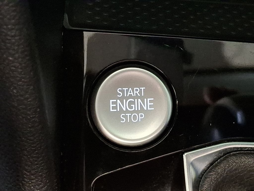 2022 Volkswagen Taos 1.5T SEL Gray at Subaru and VW of Moon Township