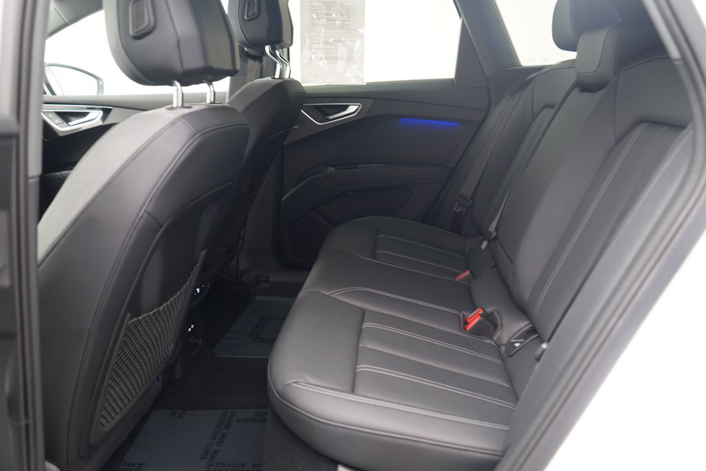 Thumbnail: 2023 Audi Q4 e-tron - 7