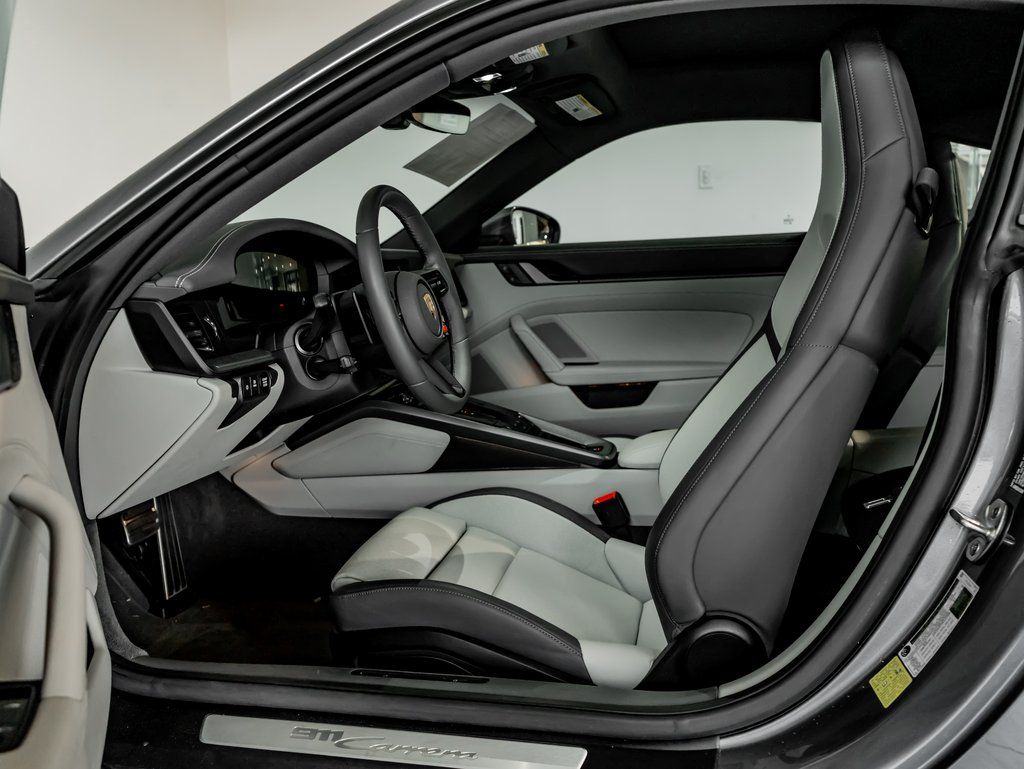 Certified Used 2025  Porsche Carrera image 5