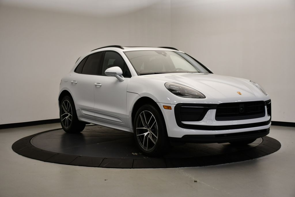 Thumbnail: 2025 Porsche Macan - 9