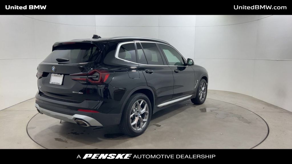 2024 BMW X3 sDrive30i 8