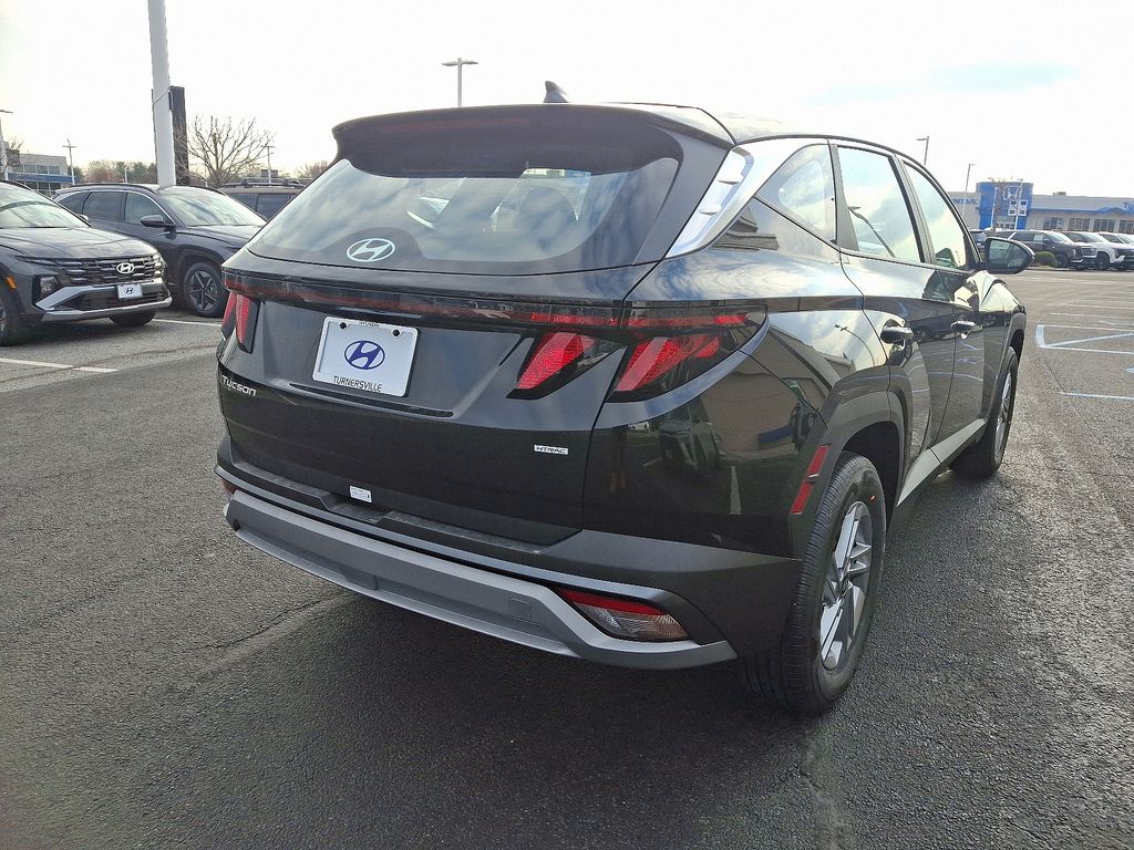 2025 Hyundai Tucson SE 4