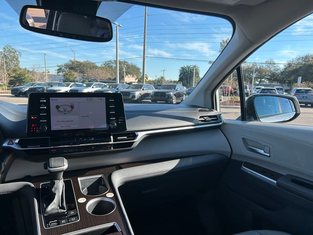 Used 2024  Toyota XLE image 10