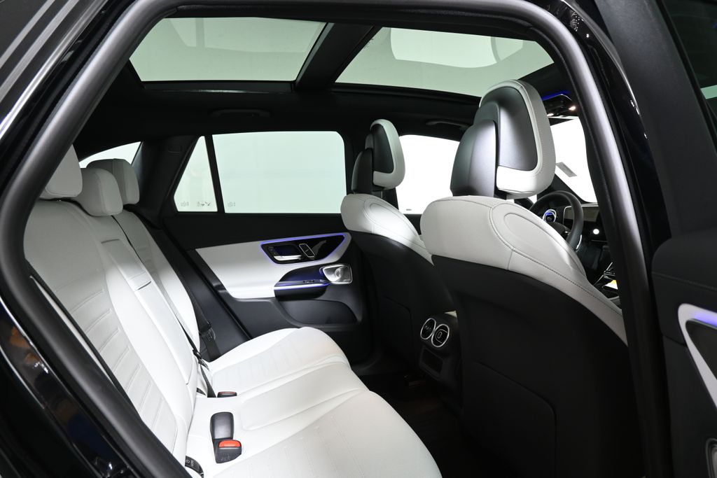 2025 Mercedes-Benz GLC 300 18