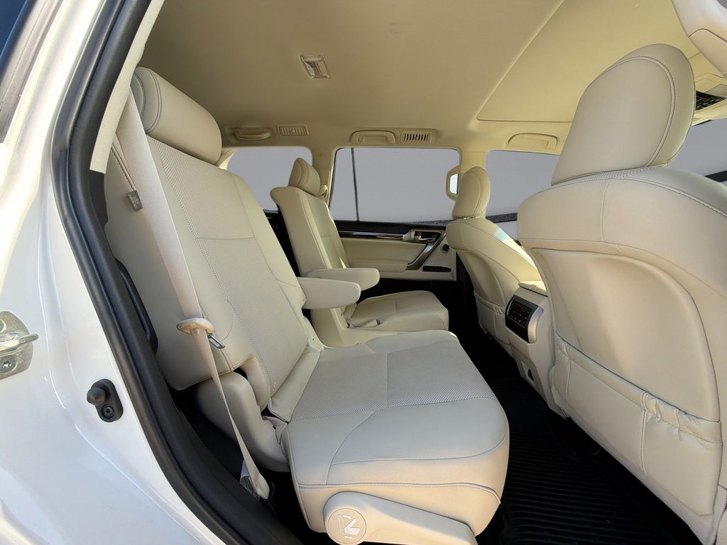 Thumbnail: 2023 Lexus GX - 17