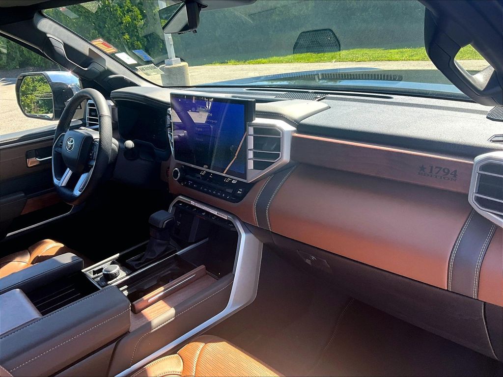 2025 Toyota Tundra — photo 14