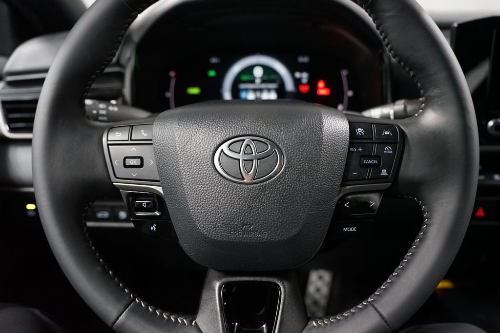 Thumbnail: 2025 Toyota Camry - 12