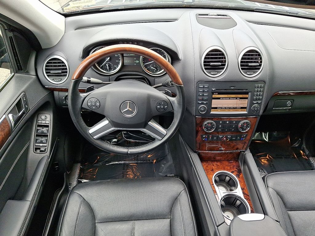 2011 Mercedes-Benz GL-Class GL 550 11