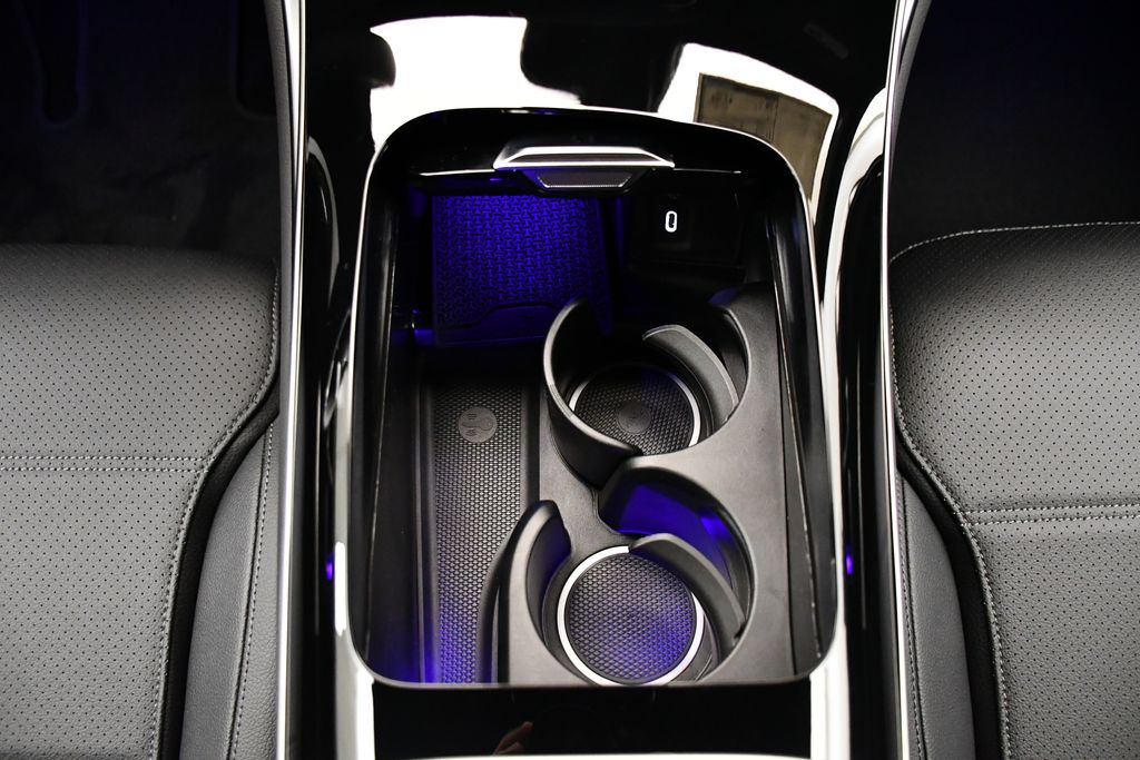 Thumbnail: 2025 Mercedes-Benz GLC - 28