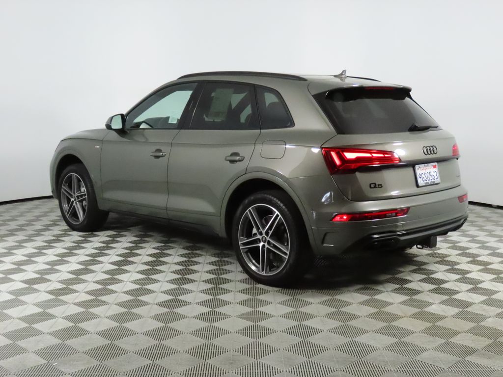 Thumbnail: 2023 Audi Q5 - 3