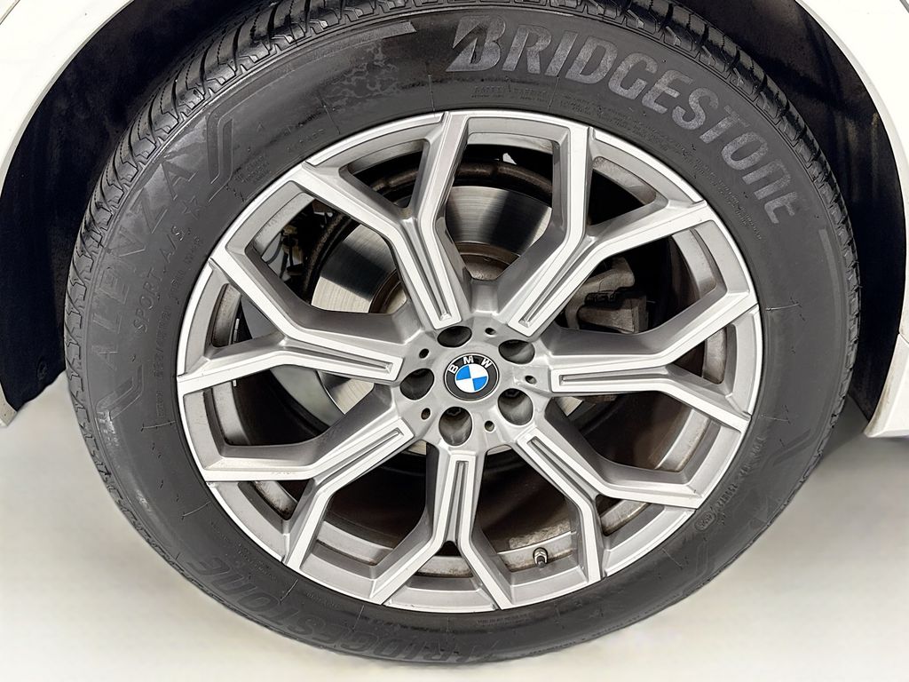Thumbnail: 2021 BMW X7 - 32