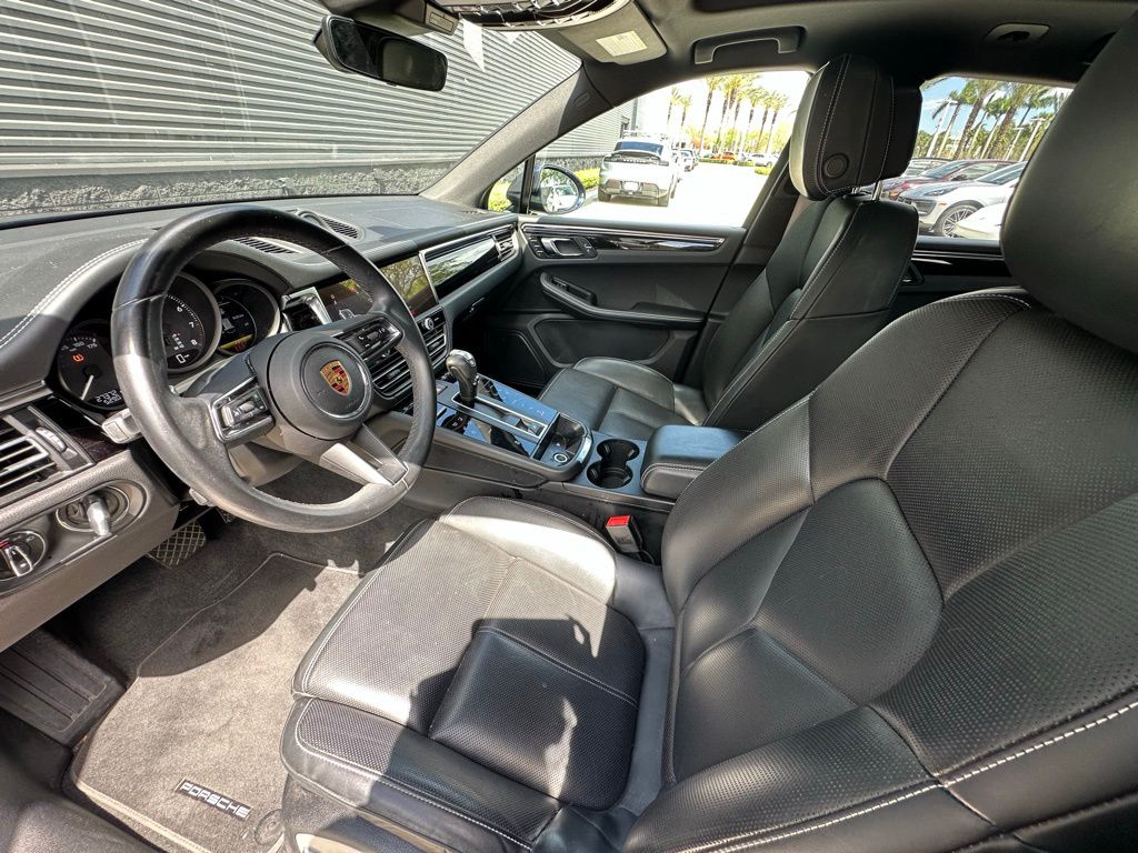 Thumbnail: 2023 Porsche Macan - 4