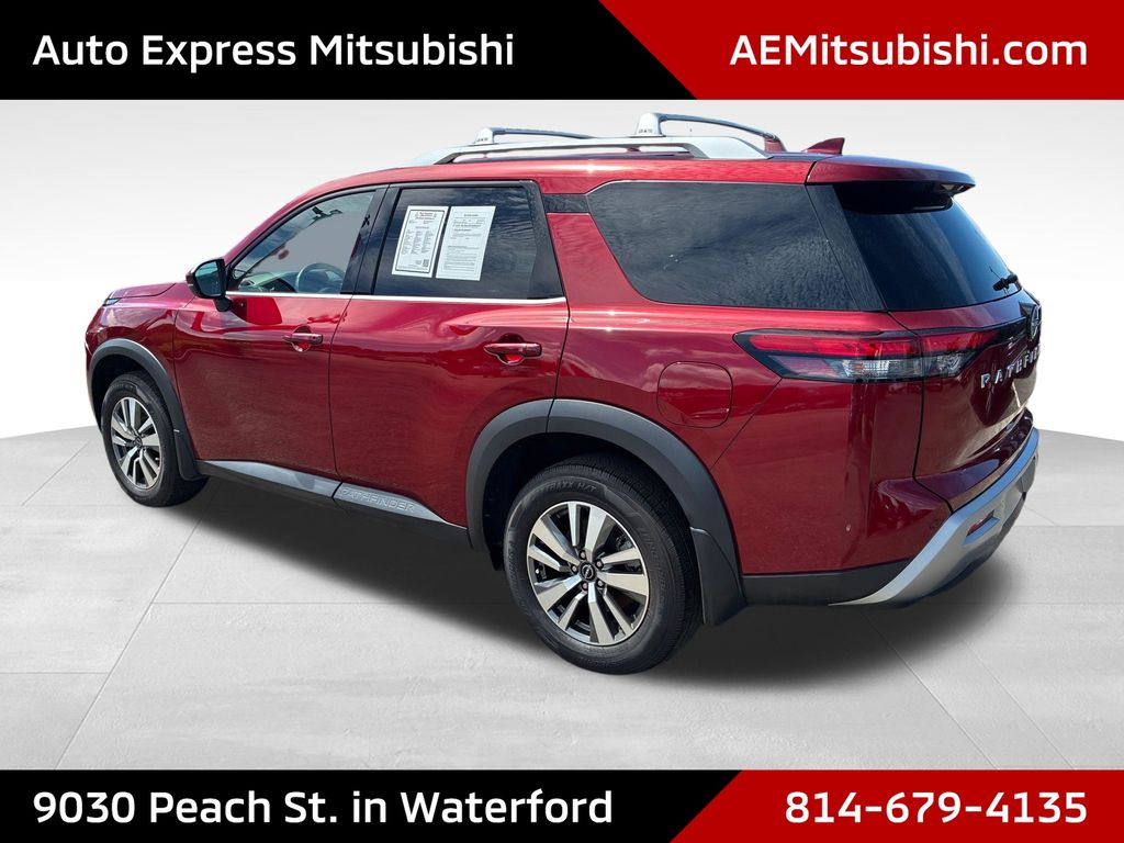 2023 Nissan Pathfinder SL - 4