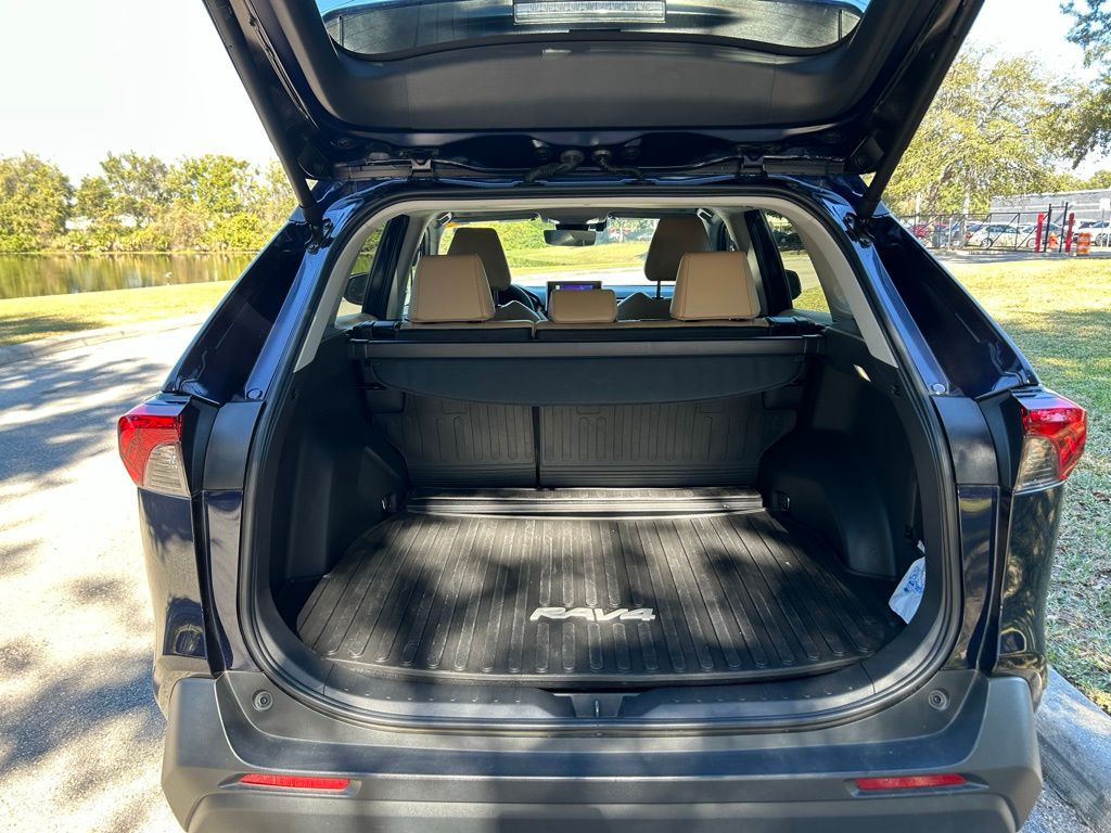 Thumbnail: 2024 Toyota RAV4 - 10