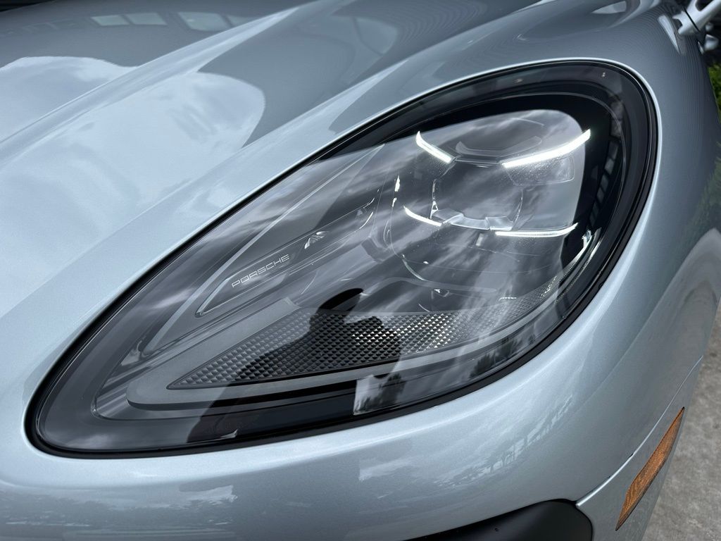 Thumbnail: 2025 Porsche Macan - 13