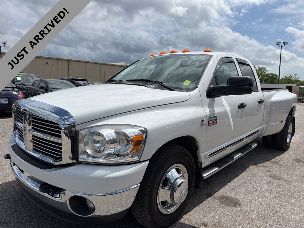 Bright White Clearcoat 2008 Dodge RAM 3500 SLT Quad Cab LB DRW RWD Pickup Truck 4X2 6-Speed Automatic