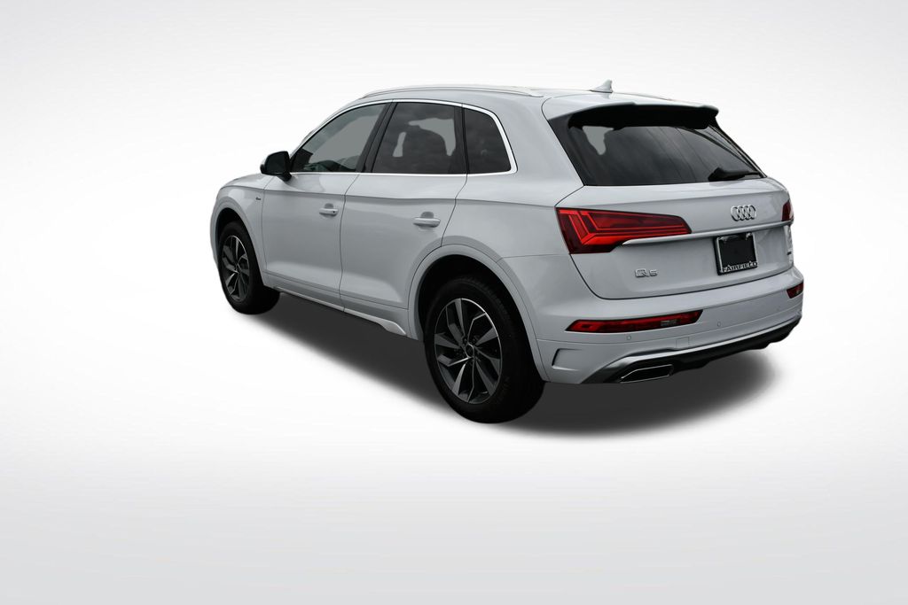 Thumbnail: 2023 Audi Q5 - 3