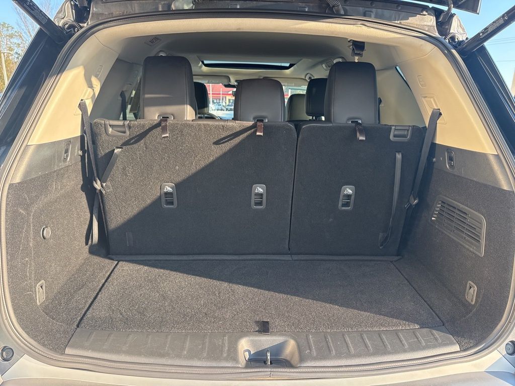 2024 Nissan Pathfinder SL FWD