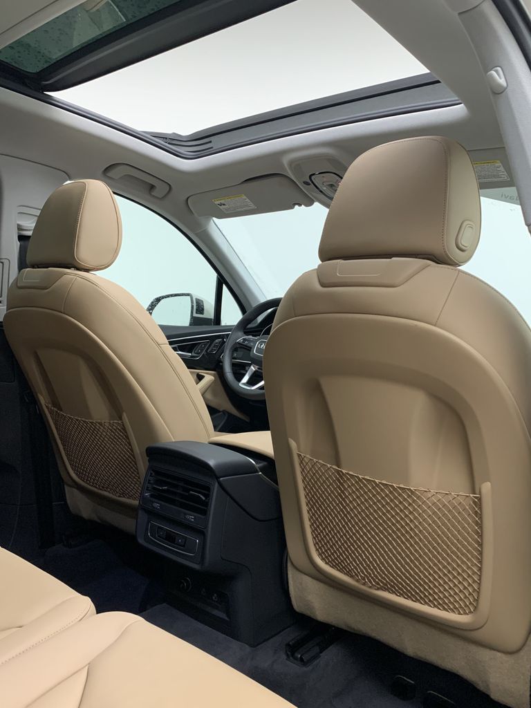 Thumbnail: 2023 Audi Q7 - 13