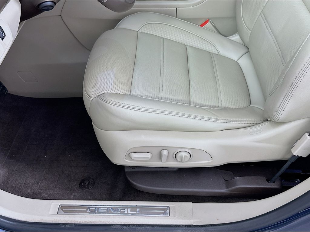 Thumbnail: 2019 GMC Acadia - 20