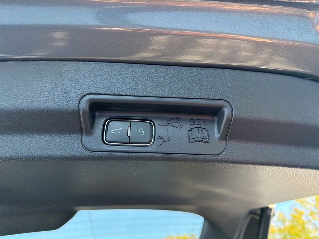 Thumbnail: 2025 Ford Explorer - 23