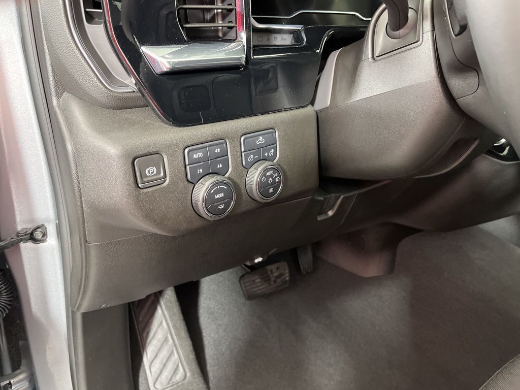 Thumbnail: 2024 Chevrolet Silverado 1500 - 22