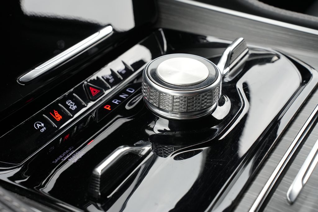 2024 Jeep Wagoneer Series III White at River Oaks CDJR