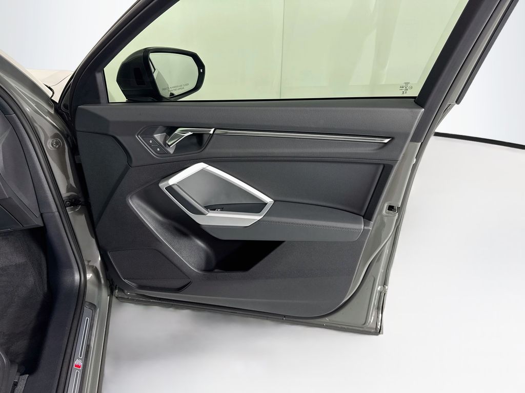 Thumbnail: 2023 Audi Q3 - 25