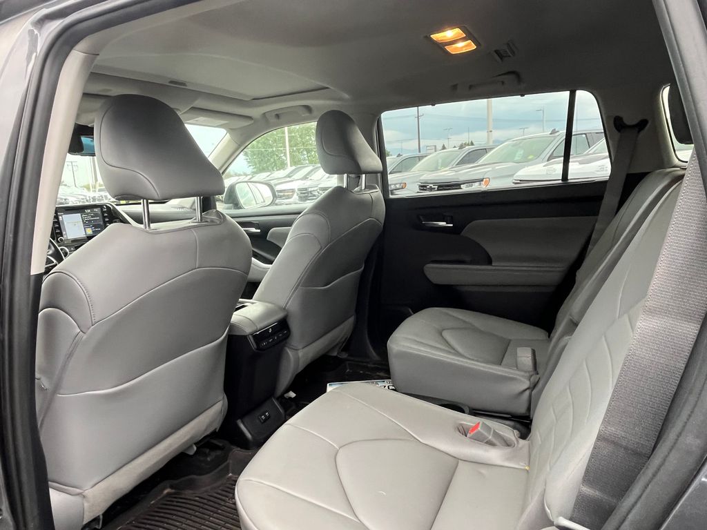 Used 2020 Toyota Highlander Hybrid SUV