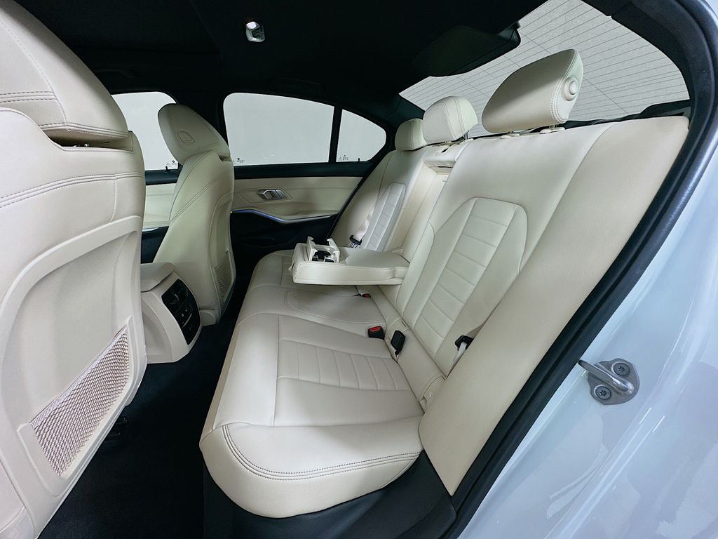 Thumbnail: 2021 BMW 3 Series - 25