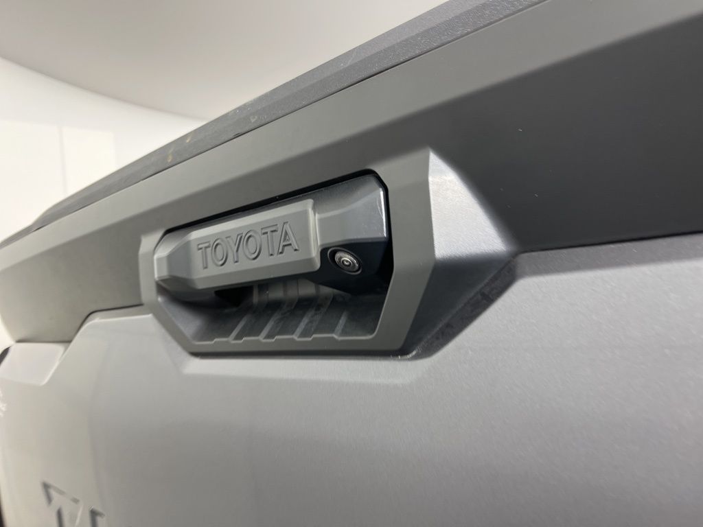 Thumbnail: 2024 Toyota Tundra - 19